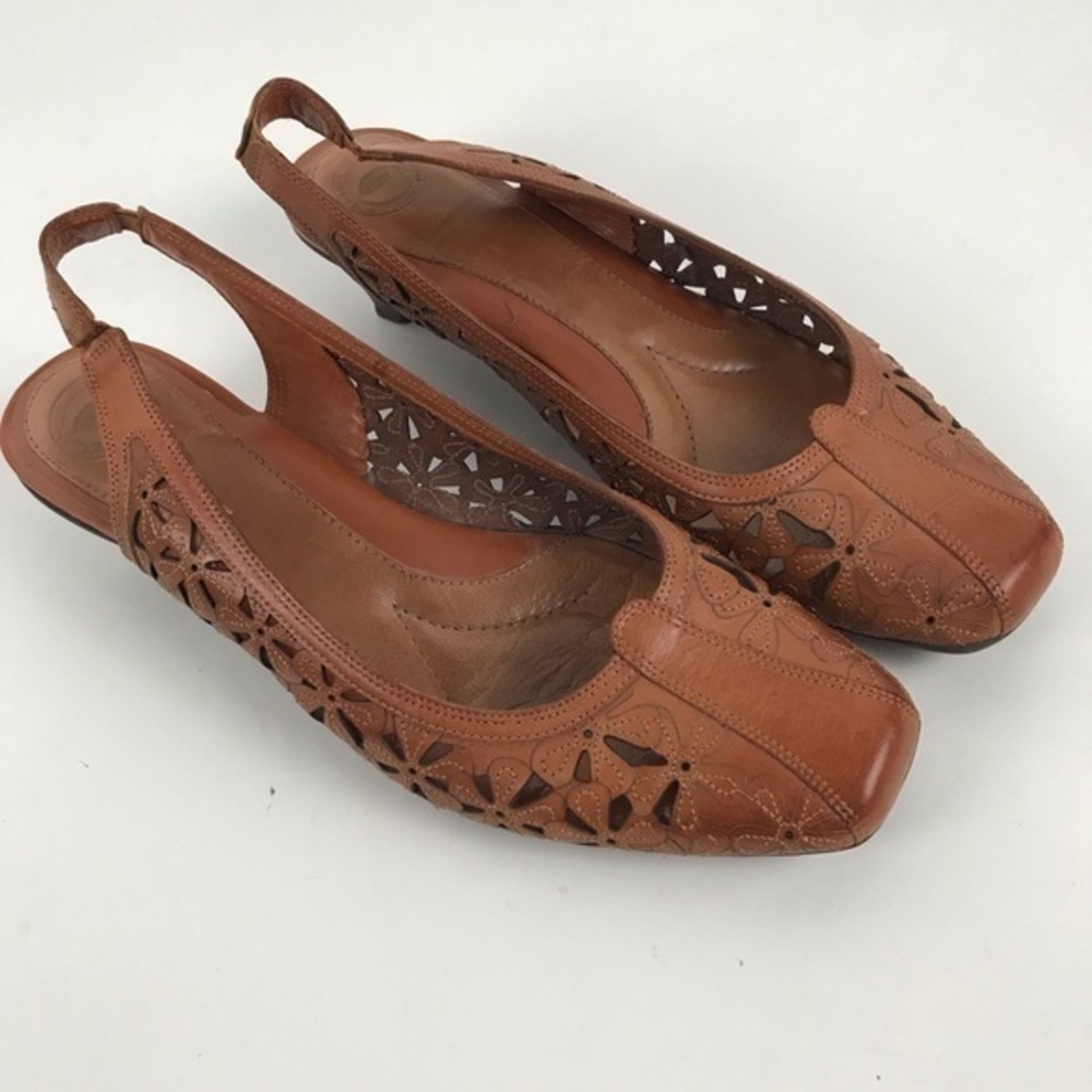 Nurture slingback brown leather floral cutout Size 9.5M